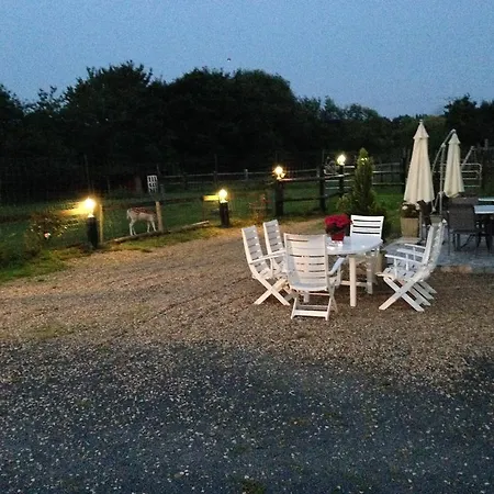 Bed & Breakfast Le Pre Aux Daims Saint-Etienne-la-Thillaye